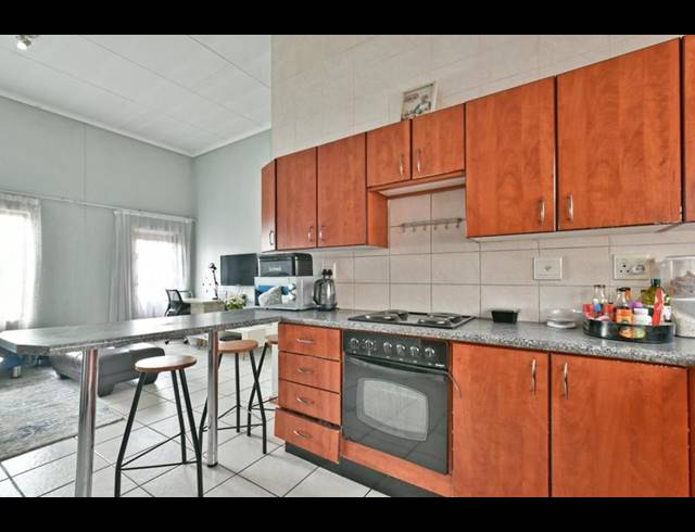 2 BEDROOM APARTMENT FOR SALE IN WINCHESTER HILLS